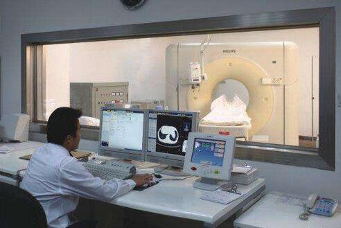 医用铅玻璃：X射线铅玻璃观察窗